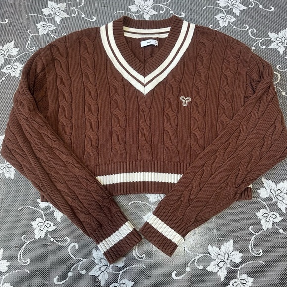 TNA Sweaters - Aritzia TNA Clay Crop Varsity Sweater Sweater Sz Small